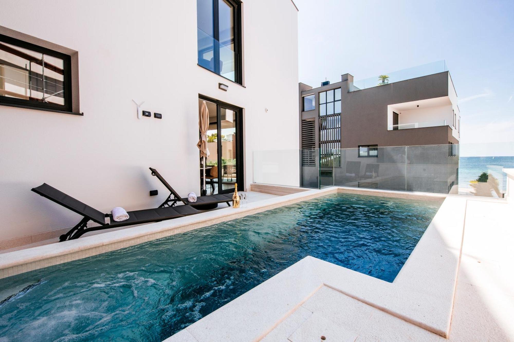 Crystal Holiday Residence II Sukosan Bagian luar foto