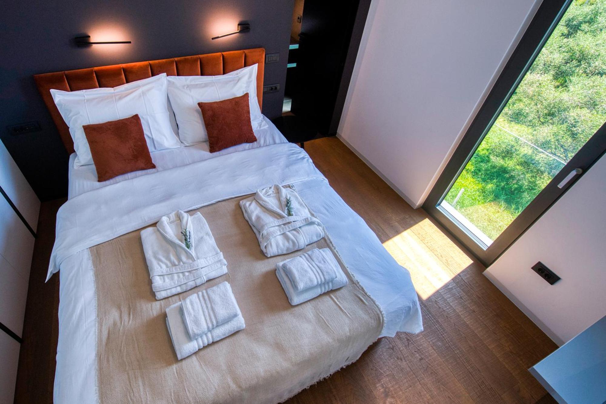 Crystal Holiday Residence II Sukosan Bagian luar foto